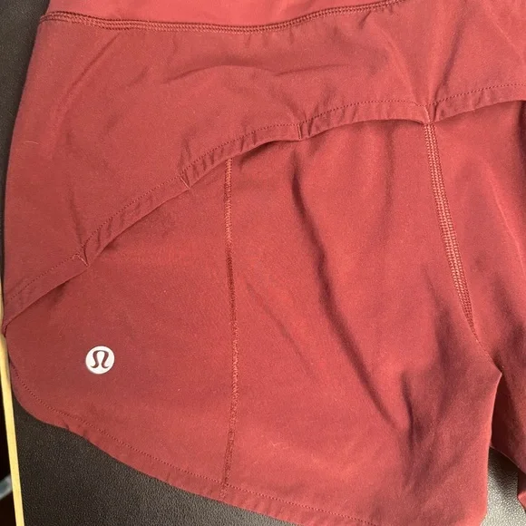 Lululemon Speed up High-Rise Lined Short. Size 2 Tall - Picture 9 of 9